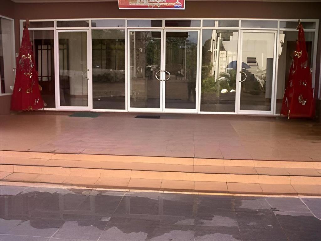 Regal Plaza Hotel Nabua Екстериор снимка