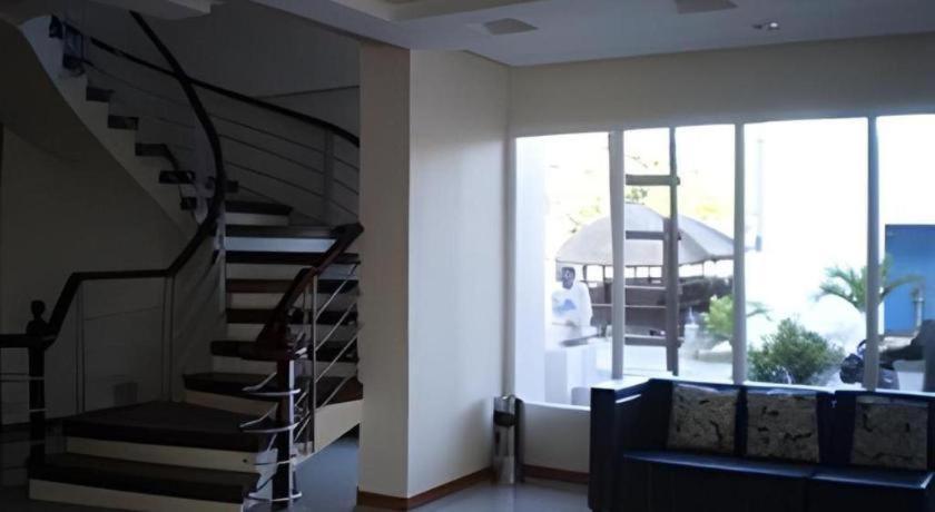 Regal Plaza Hotel Nabua Екстериор снимка